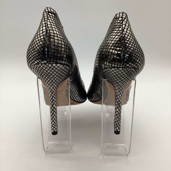 1930. Vince Camuto Silver & Black Pump NWOT Size 8.5 - Picture 9 of 13